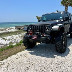 Meet your Posher, Dax